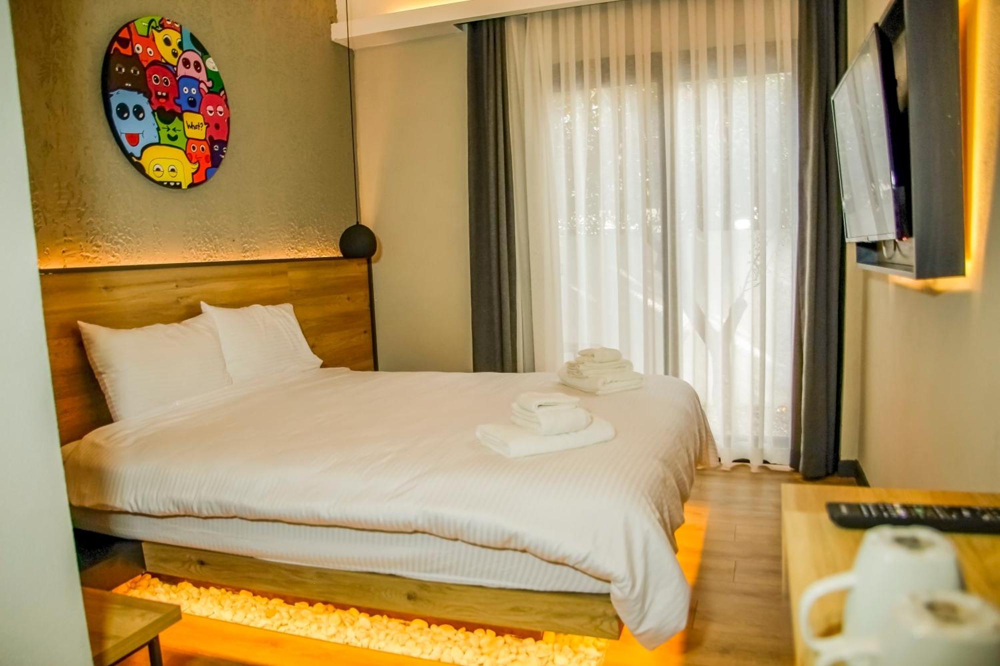 Otel Glitz